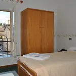 La Lanterna Di 2*